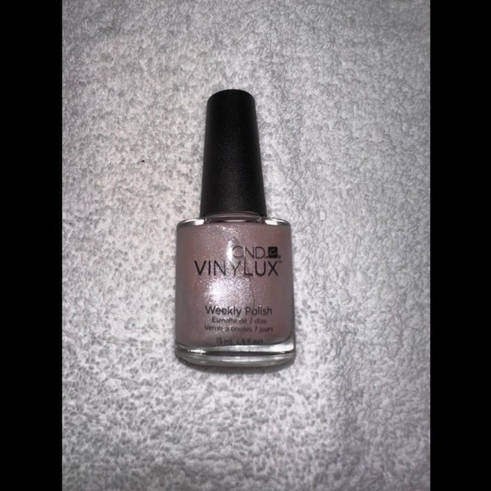 CND Vinylux Weekly Polish Lavender‎ Lace 216 Shimmer Nail Lacquer
